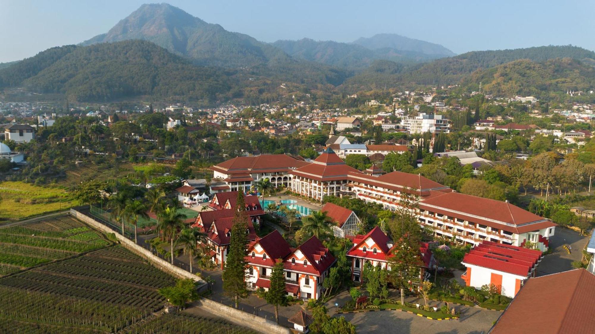 Royal Hotel And Villa Batu Batu (East Java) Exterior foto